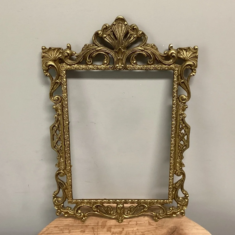 🟡 Vintage Solid Brass Photo or Mirror Frame - Rare - Ornate - Collectible - Picture 2 of 13